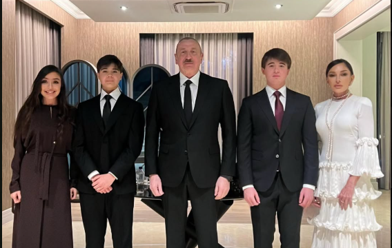 Prezident və ailəsi “Antalya Diplomatiya Forumu”nda - FOTO Prezident və ailəsi “Antalya Diplomatiya Forumu”nda - FOTO