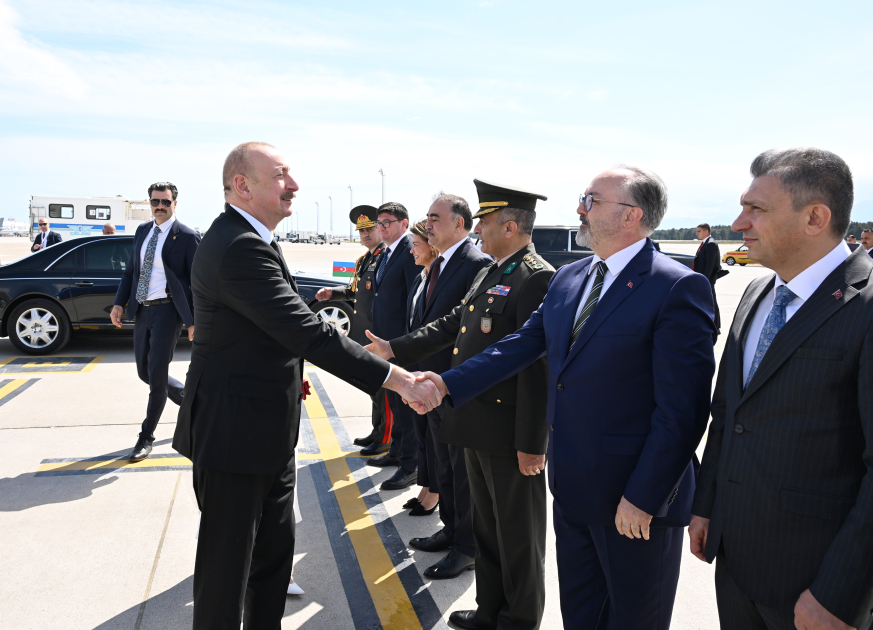 İlham Əliyevin Türkiyəyə işgüzar səfəri başa çatdı - FOTO İlham Əliyevin Türkiyəyə işgüzar səfəri başa çatdı - FOTO