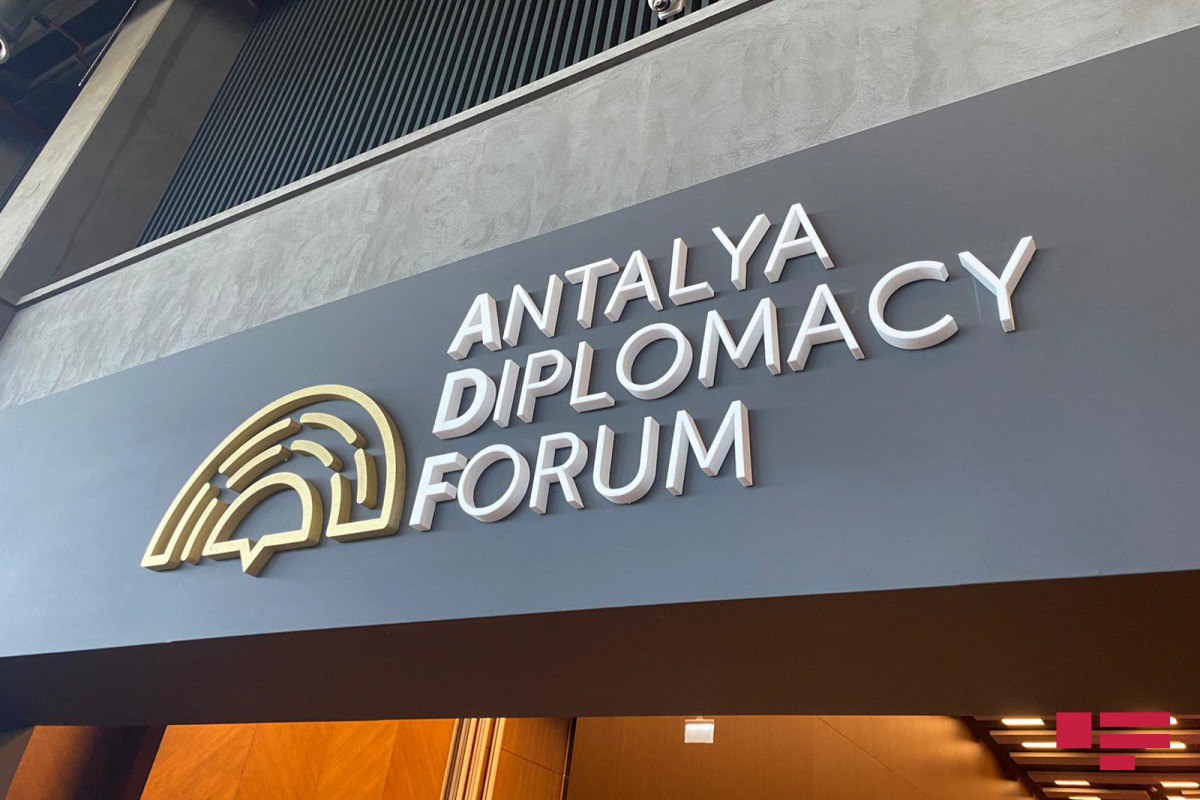 Antalya Diplomatiya Forumunda diqqətçəkən məqamlar - VİDEO Antalya Diplomatiya Forumunda diqqətçəkən məqamlar - VİDEO