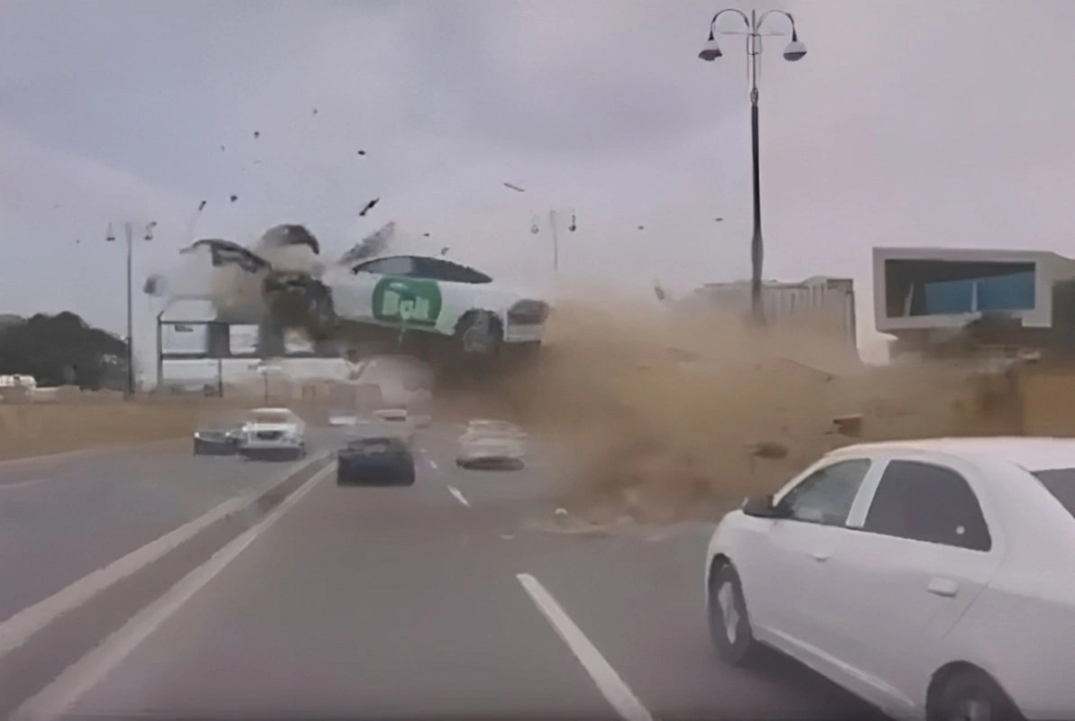 "Uçan taksi"nin vuraraq aşırdığı "Ford"un sürücüsünün vəziyyəti AÇIQLANDI