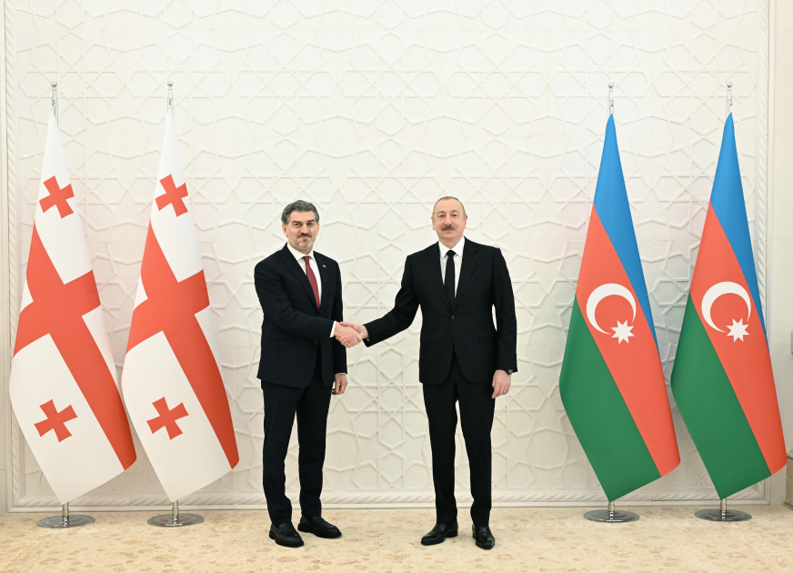 İlham Əliyevin Gürcüstan Prezidenti ilə təkbətək görüşü keçirildi – FOTO/VİDEO İlham Əliyevin Gürcüstan Prezidenti ilə təkbətək görüşü keçirildi – FOTO/VİDEO