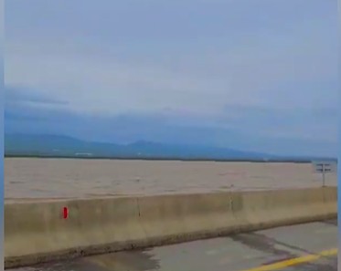 Ödənişli yolu da su basdı – VİDEO Ödənişli yolu da su basdı – VİDEO