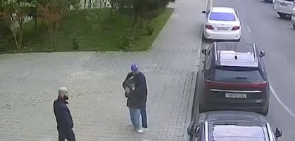 Yasamalda DƏHŞƏT: Azyaşlı qız küçə itlərinin hücumundan son anda QURTULDU – ANBAAN VİDEO Yasamalda DƏHŞƏT: Azyaşlı qız küçə itlərinin hücumundan son anda QURTULDU – ANBAAN VİDEO