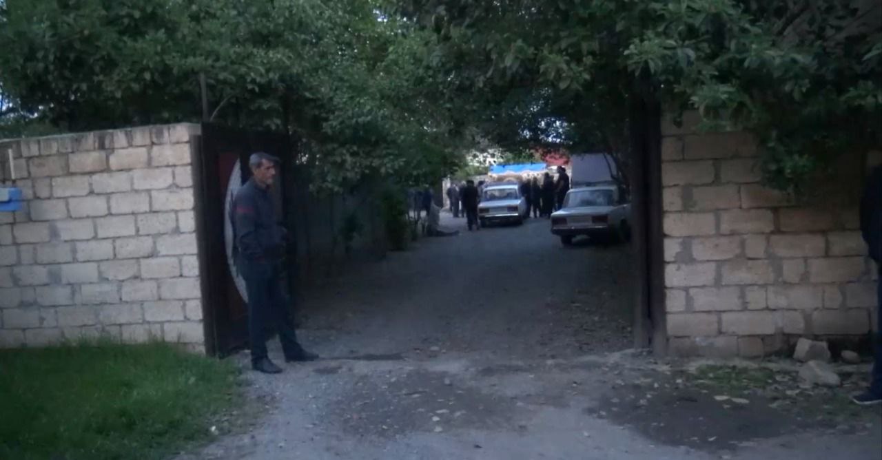 Cəlilabadda FACİƏ: Üzərinə hasar aşan azyaşlı həyatını itirdi - FOTO Cəlilabadda FACİƏ: Üzərinə hasar aşan azyaşlı həyatını itirdi - FOTO