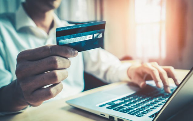 Bank kartlarından daha 31 min manat oğurlandı