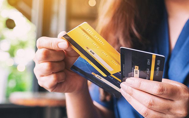 Bank kartlarından pul oğurlayan şəxslər TUTULDU Bank kartlarından pul oğurlayan şəxslər TUTULDU