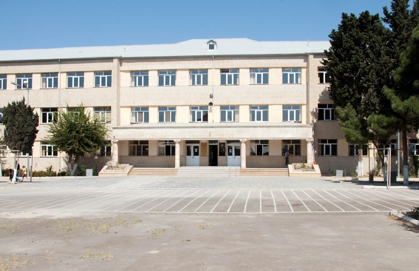Gəncədə şagirdlər arasında dava zamanı daha bir məktəbli xəsarət alıb Gəncədə şagirdlər arasında dava zamanı daha bir məktəbli xəsarət alıb
