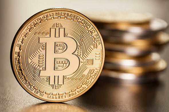 "Bitcoin" bir neçə saata BAHALAŞDI "Bitcoin" bir neçə saata BAHALAŞDI