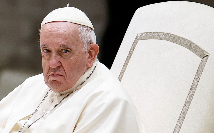 Roma Papasının cənazəsi Vatikandakı Müqəddəs Pyotr Kilsəsinə aparıldı - VİDEO Roma Papasının cənazəsi Vatikandakı Müqəddəs Pyotr Kilsəsinə aparıldı - VİDEO