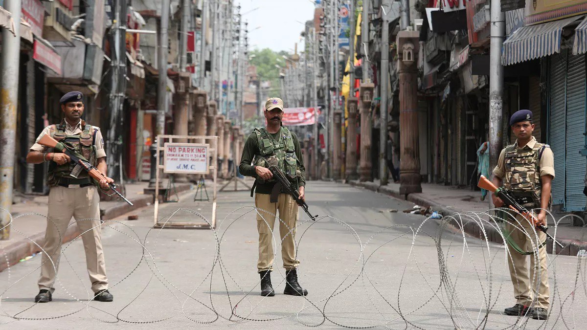Pakistan Hindistan cəbhəsində GƏRGİNLİK: Ordu döyüş hazırlığı vəziyyətinə gətirildi