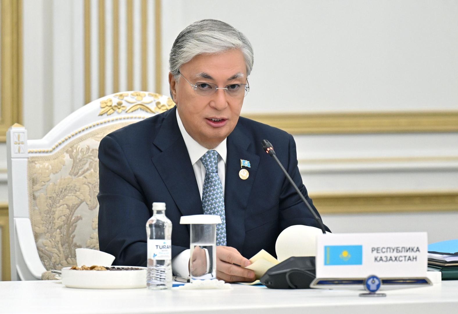 Tokayev Aktaudakı təyyarə qəzasından DANIŞDI: “Bütün dünya xalqımızın birliyinə heyran qaldı”