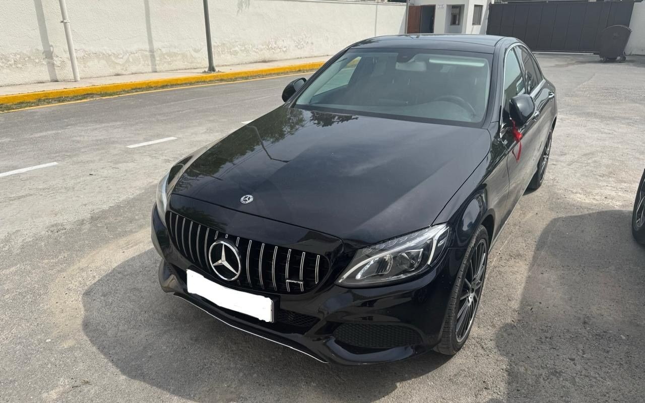Toy karvanında avtoxuliqanlıq edən "Mercedes" sürücüsü saxlanıldı – VİDEO Toy karvanında avtoxuliqanlıq edən "Mercedes" sürücüsü saxlanıldı – VİDEO