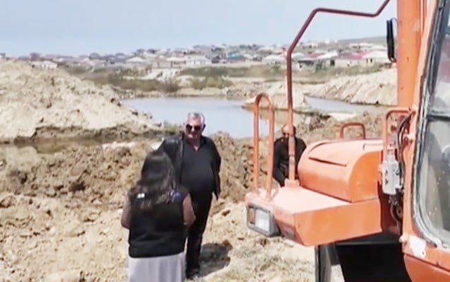 Bələdiyyə sədri niyə özünü sakin kimi təqdim edib? – VİDEO