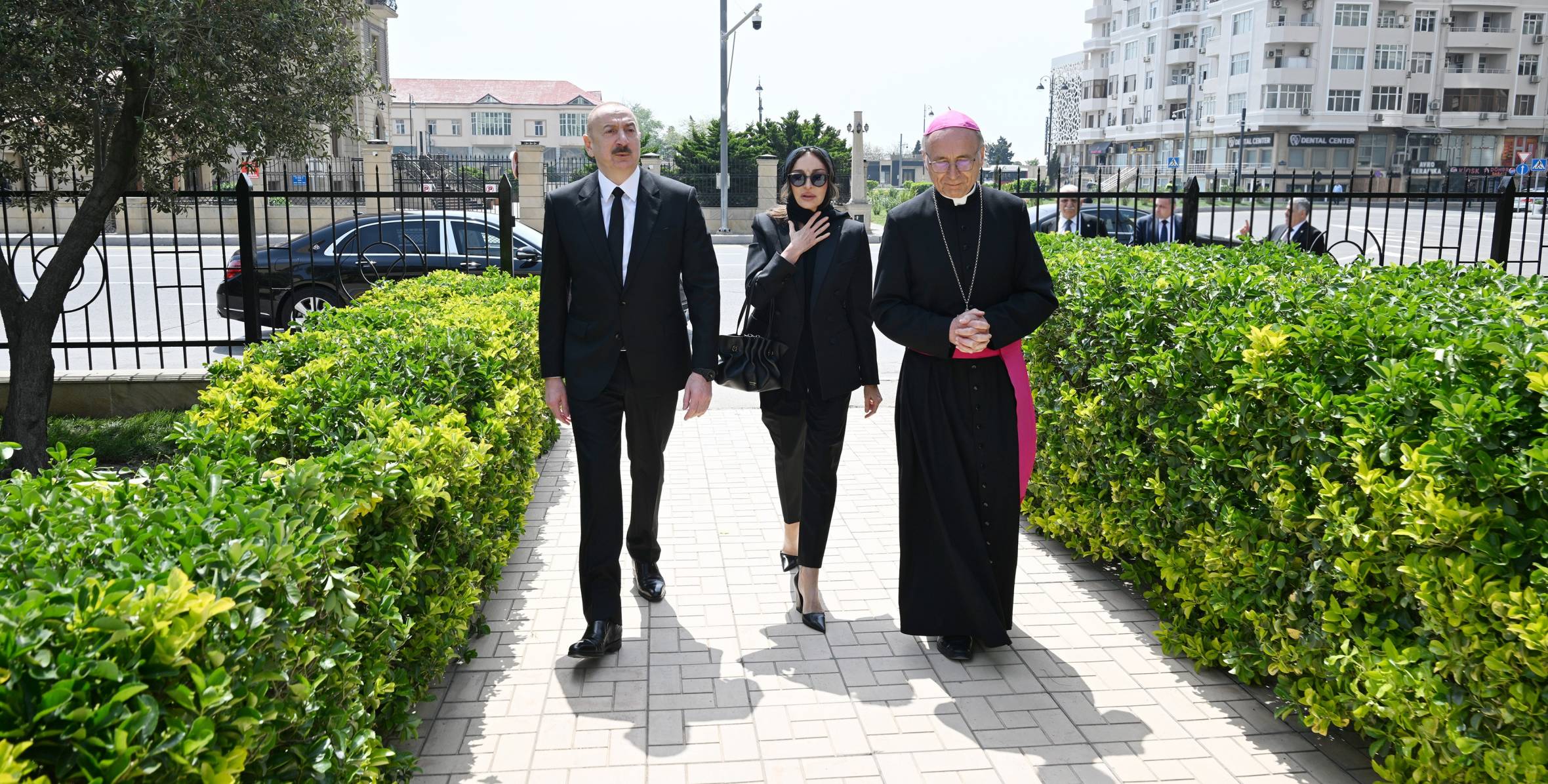 Prezident və birinci xanım Müqəddəs Məryəm Ana kilsəsində - FOTO
