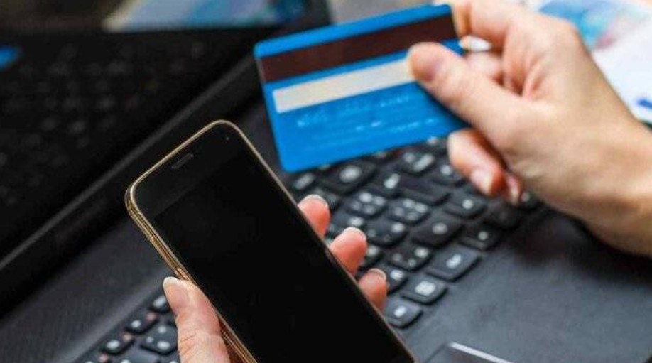 Ötən gün bank kartlarından 23 min çox pul oğurlanıb Ötən gün bank kartlarından 23 min çox pul oğurlanıb
