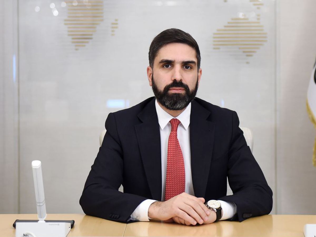 Rövşən Nəcəf Vasif Əmirovu işdən çıxardı - FOTO Rövşən Nəcəf Vasif Əmirovu işdən çıxardı - FOTO