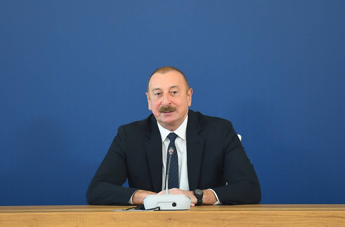 Azərbaycan Prezidenti: “Biz nəqliyyat imkanlarımızı genişləndiririk”