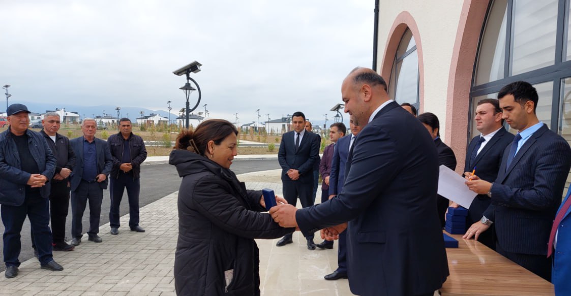 Daha 35 ailə Sarıcalıda - FOTO Daha 35 ailə Sarıcalıda - FOTO