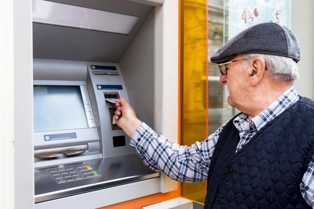 Bu şəxslərə 2500 manat yardım ÖDƏNİLDİ – RƏSMİ