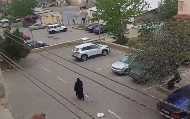 Çadralı qadının kimliyi bilindi - Görüntüləri yayan polisə çağırıldı