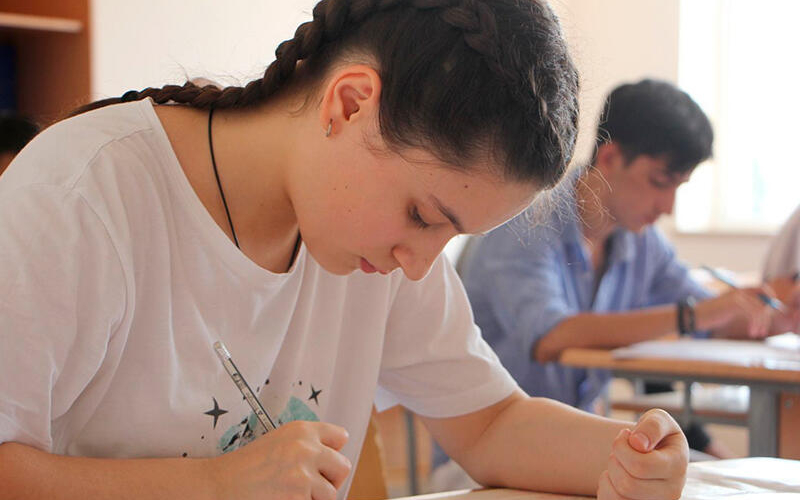 İmtahandan əvvəl bu meyvəni yeyin - Zehniniz açılacaq İmtahandan əvvəl bu meyvəni yeyin - Zehniniz açılacaq