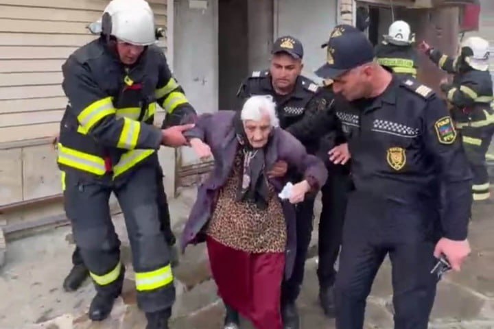 Naxçıvanda kafedə yanğın: Sakinlər təxliyə olundu