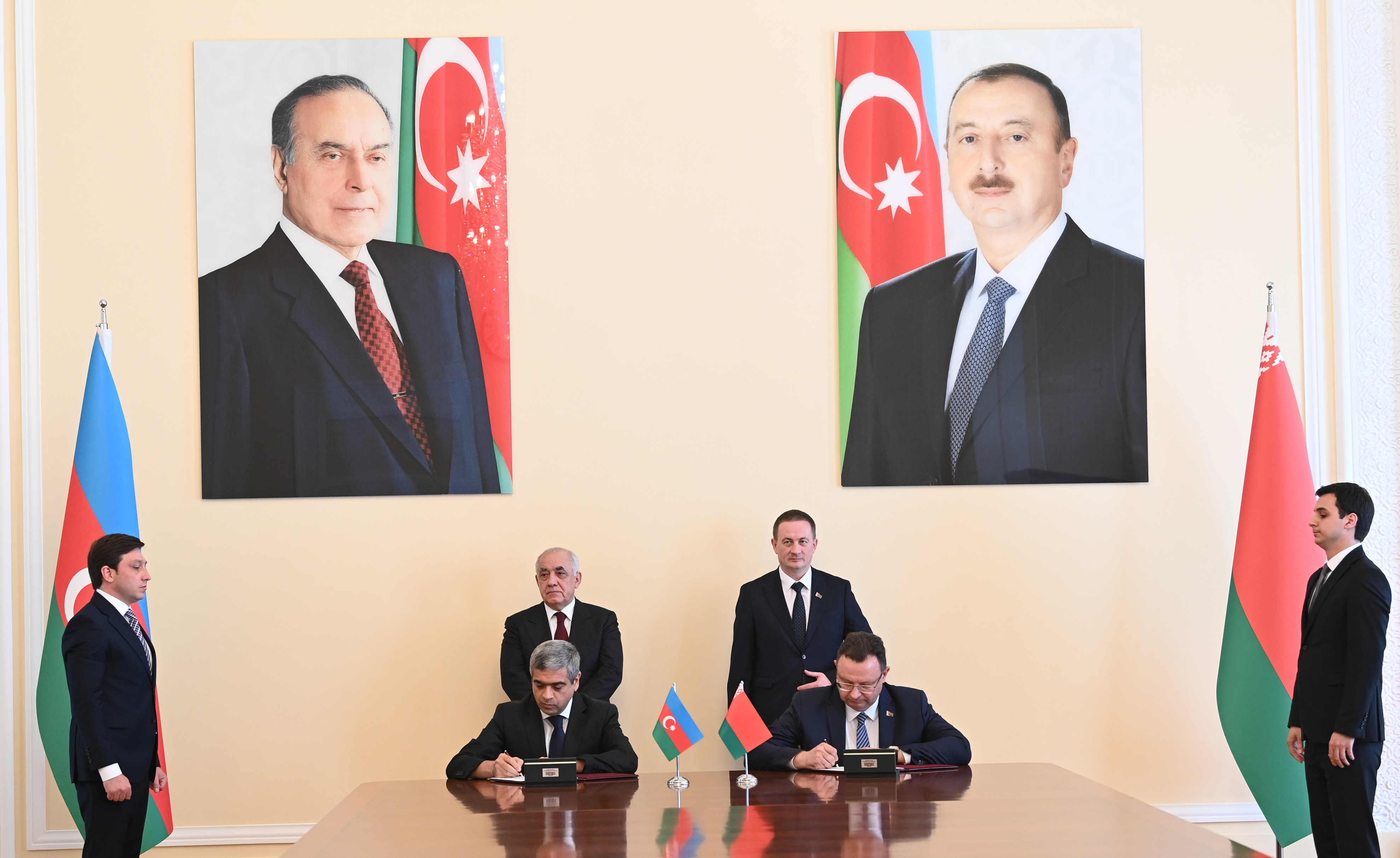 Baş nazirlər arasında geniş tərkibli görüş KEÇİRİLDİ – FOTO/VİDEO
