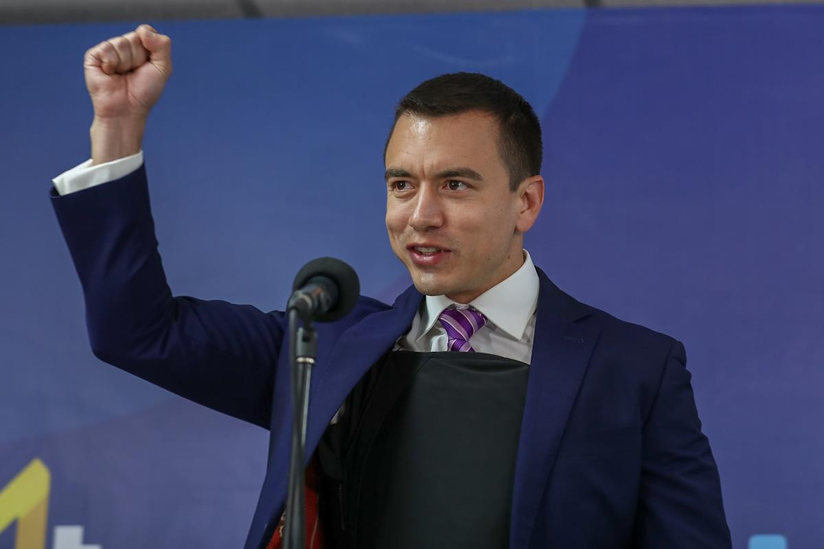 Prezident Ekvador dövlət başçısını TƏBRİK ETDİ