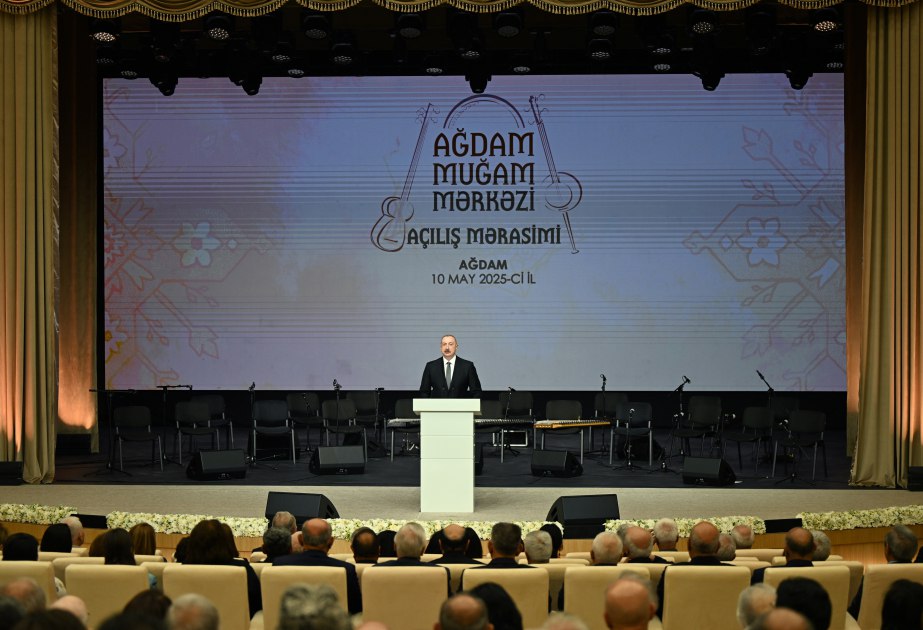 İlham Əliyev: “Ulu Öndərin bütün həyatı, fəaliyyəti Azərbaycan xalqına, dövlətinə həsr edilmişdir” İlham Əliyev: “Ulu Öndərin bütün həyatı, fəaliyyəti Azərbaycan xalqına, dövlətinə həsr edilmişdir”