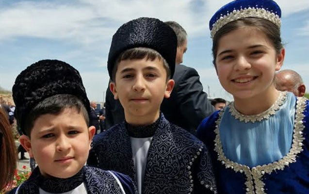 Prezidenti kövrəldən uşaqlar... - VİDEO