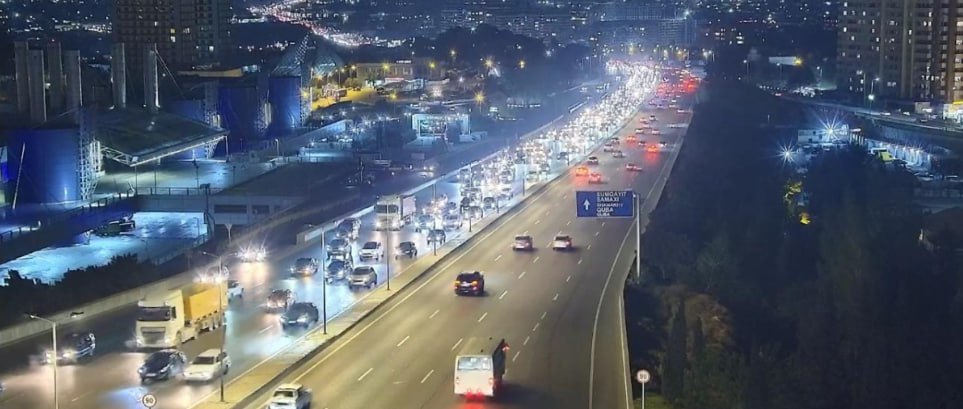 Bakının bəzi yollarında sıxlıq var - SİYAHI/FOTO Bakının bəzi yollarında sıxlıq var - SİYAHI/FOTO