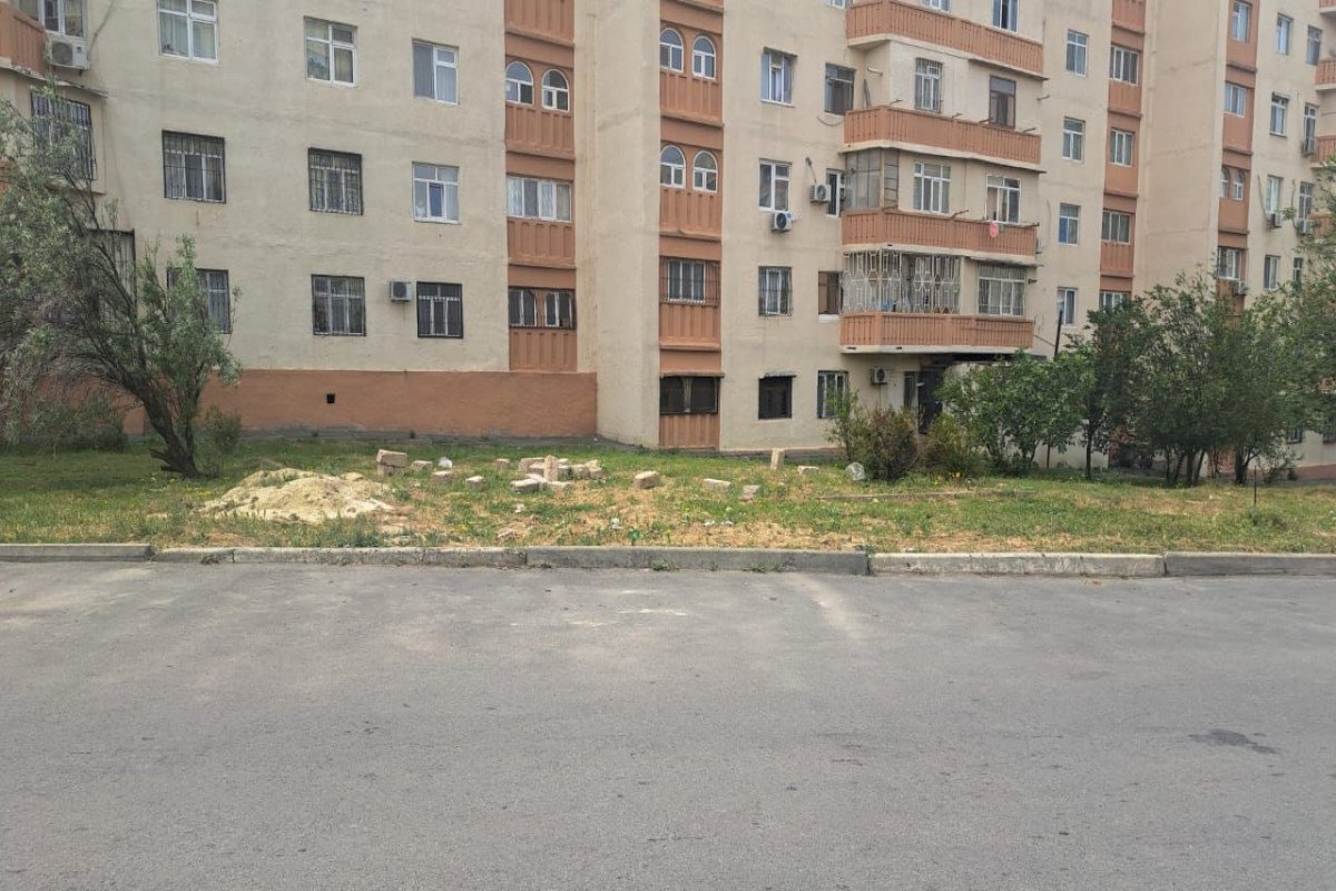 Yeni Günəşli qəsəbəsində köşk söküldü – SƏBƏB - VİDEO Yeni Günəşli qəsəbəsində köşk söküldü – SƏBƏB - VİDEO