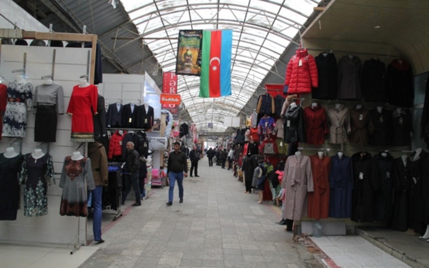 Bakıda ticarət mərkəzindən gödəkcə oğurlayan şəxs TUTULDU - FOTO-VİDEO
