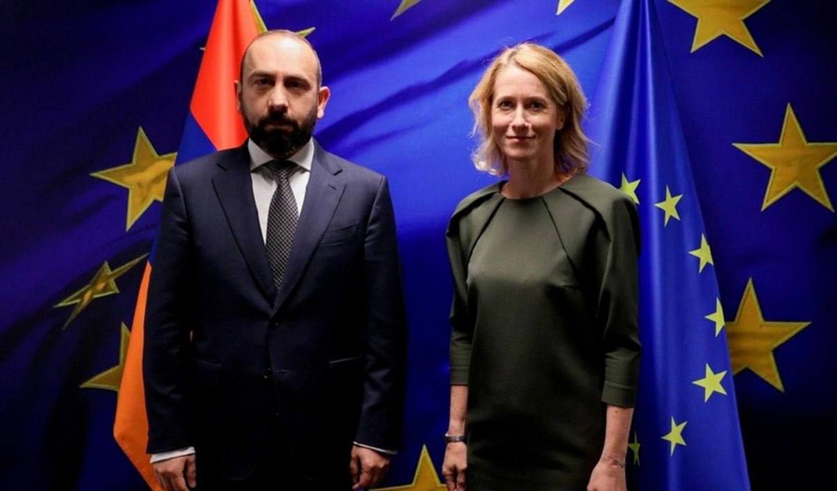 Mirzoyan Kaya Kallasla Azərbaycan-Ermənistan sülh sazişini müzakirə edib
