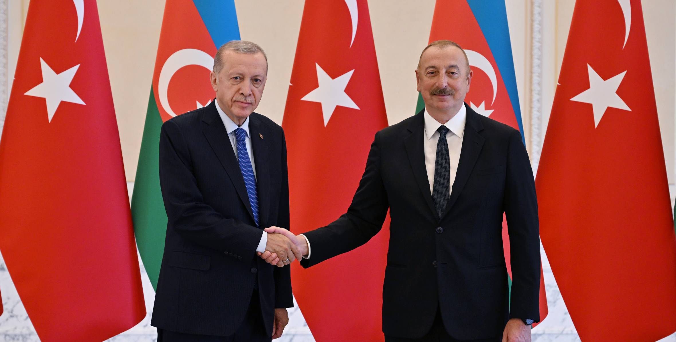 Ərdoğan: “Qardaşım İlham Əliyevlə Albaniyadan bütün dünyaya sülh çağırışını səsləndirəcəyik” Ərdoğan: “Qardaşım İlham Əliyevlə Albaniyadan bütün dünyaya sülh çağırışını səsləndirəcəyik”