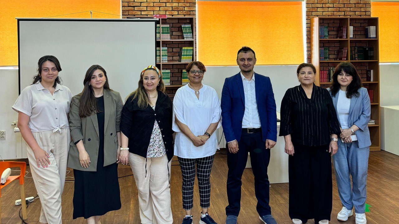 Təhsildə müasir TRENDLƏR - Pedaqoqlar üçün süni intellekt mövzusunda interaktiv sessiya keçirildi – FOTO/VİDEO Təhsildə müasir TRENDLƏR - Pedaqoqlar üçün süni intellekt mövzusunda interaktiv sessiya keçirildi – FOTO/VİDEO