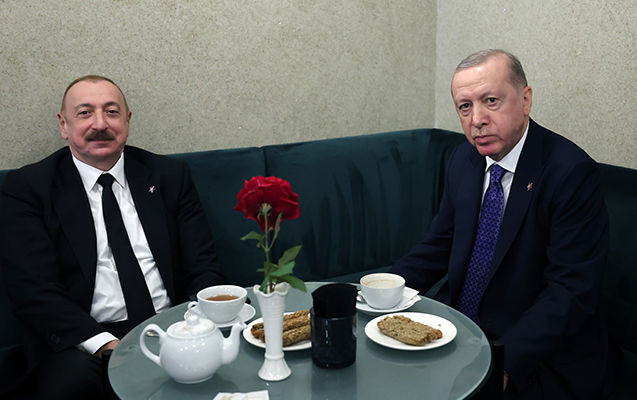 İlham Əliyevlə Ərdoğan çay süfrəsi arxasında – FOTO İlham Əliyevlə Ərdoğan çay süfrəsi arxasında – FOTO