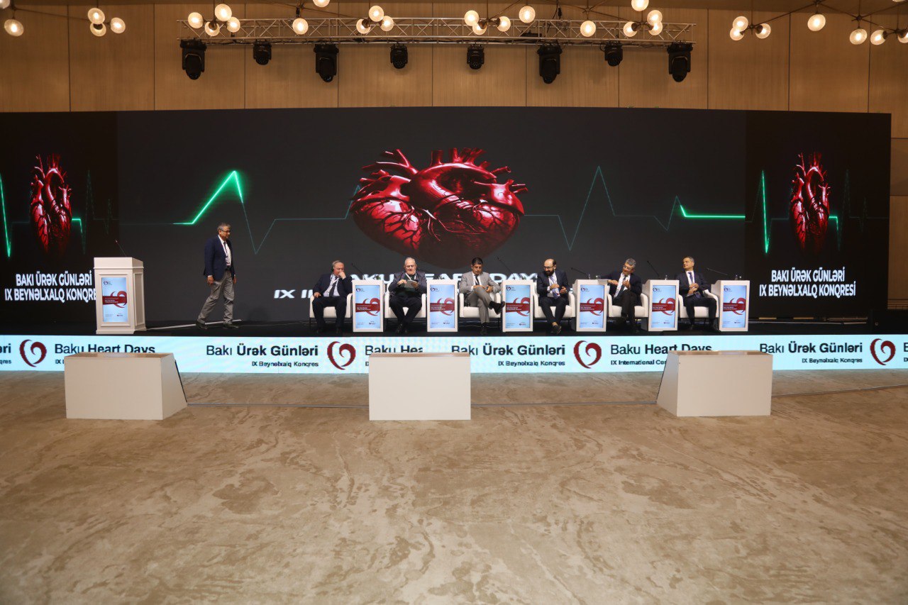 400-dən çox kardioloq Bakıda – FOTO