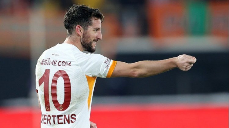 “Qalatasaray”ın futbolçusu vətəninə qayıdır “Qalatasaray”ın futbolçusu vətəninə qayıdır