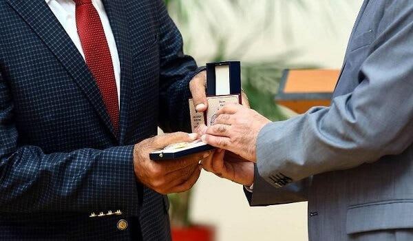Azərbaycanda fəxri adlar bu meyarlara görə VERİLİR – QAYDALAR