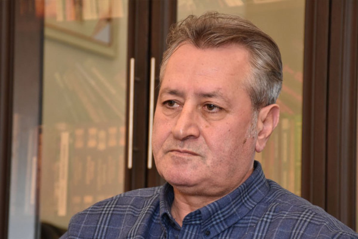 “Qadınlar həyatdakı boşluqları doldurmaq üçün şeir yazırlar” – Elçin Hüseynbəyli