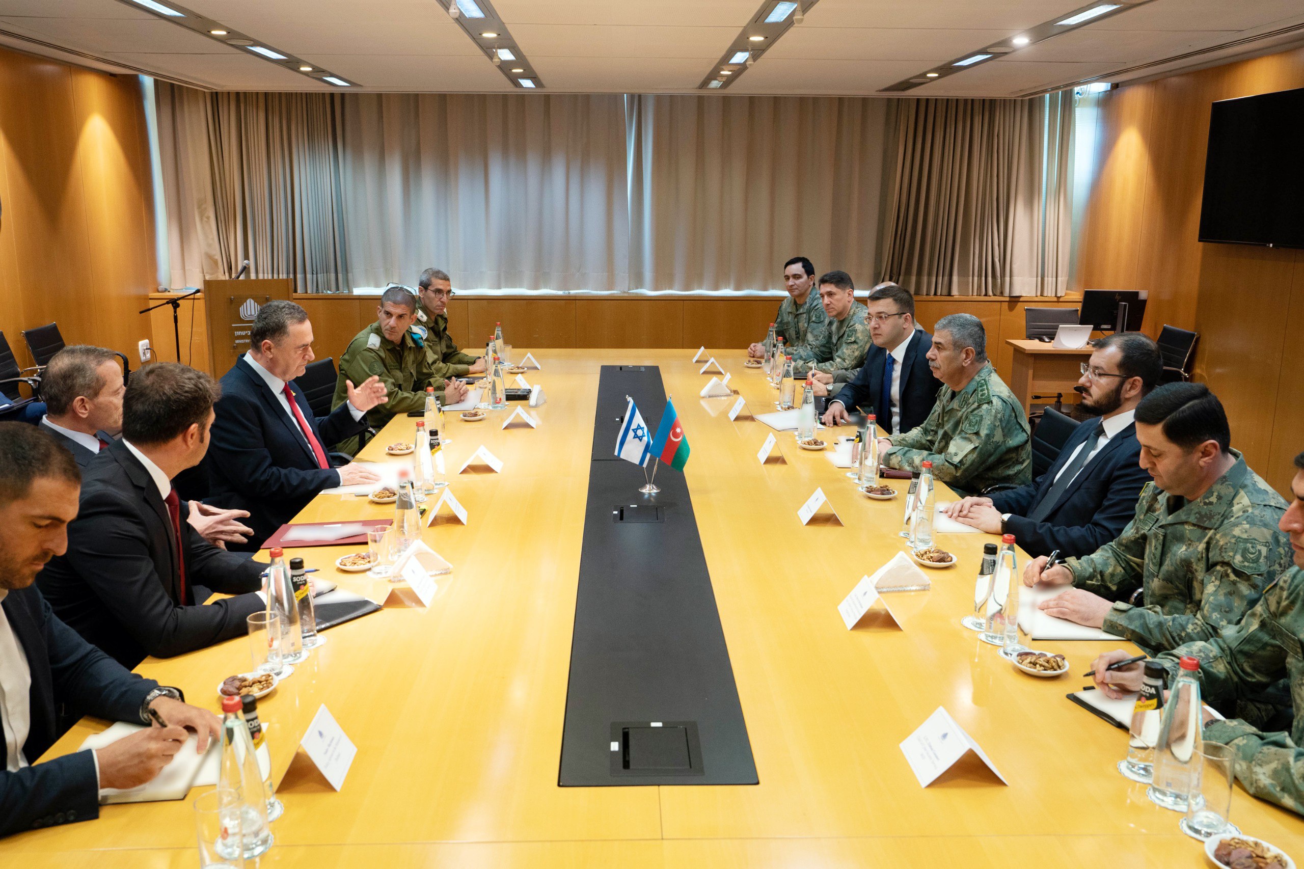 Zakir Həsənov israilli həmkarı ilə hərbi əməkdaşlığın perspektivlərini müzakirə etdi - FOTO