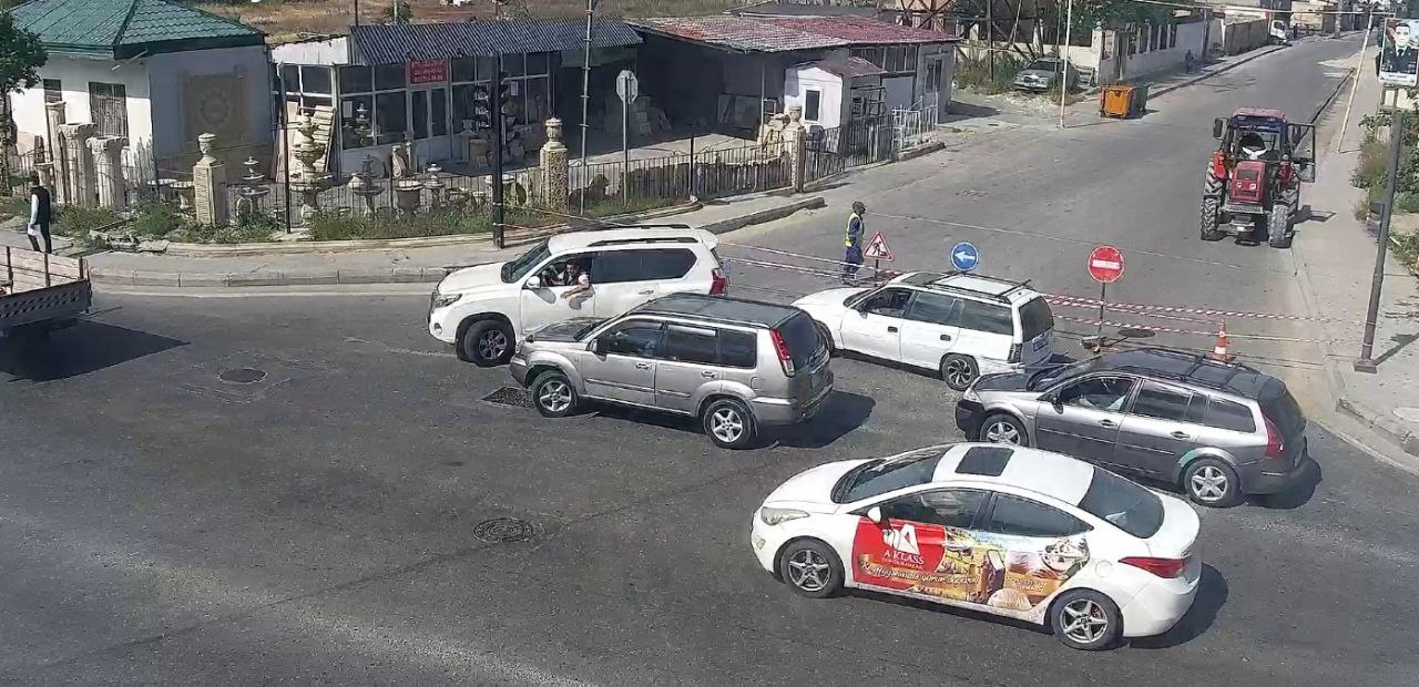 Bu yol bağlıdır - Sürücülərin DİQQƏTİNƏ! Bu yol bağlıdır - Sürücülərin DİQQƏTİNƏ!