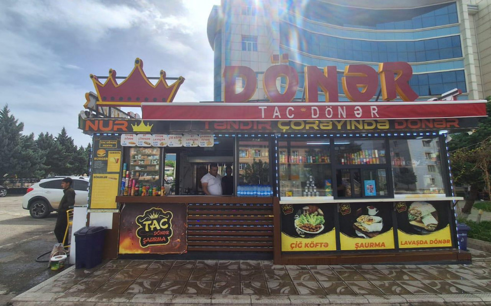 Kütləvi zəhərlənmə olan "Tac dönər"in fəaliyyəti DAYANDIRILDI- FOTO