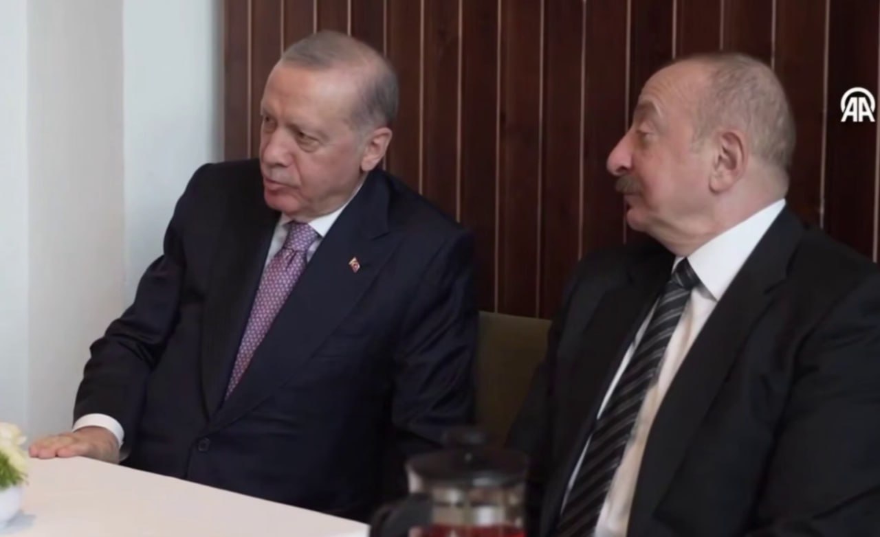 Ərdoğanla İlham Əliyev arasında səmimi DİALOQ – VİDEO