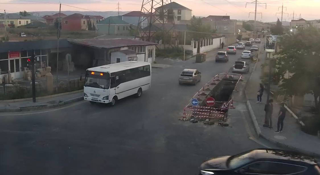 Sürücülərin DİQQƏTİNƏ: Binəqədidə bağlanan yol açıldı Sürücülərin DİQQƏTİNƏ: Binəqədidə bağlanan yol açıldı