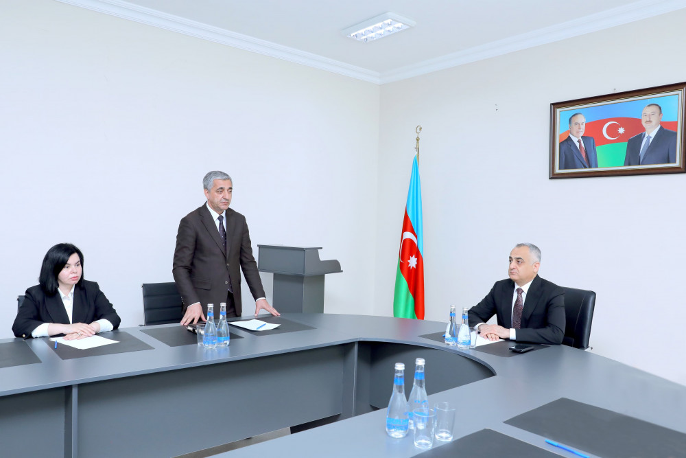 Yeni kənd təsərrüfatı naziri kollektivə təqdim olunub - FOTO