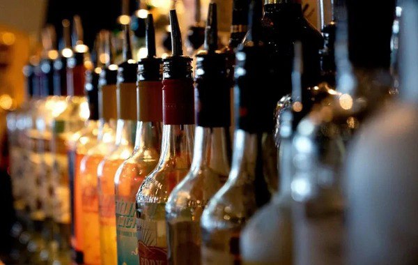 Azərbaycanda bu alkoqollu içkilərin reklamı QADAĞAN OLUNDU Azərbaycanda bu alkoqollu içkilərin reklamı QADAĞAN OLUNDU