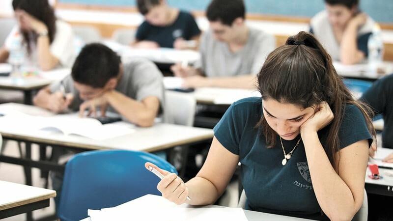 III qrupu seçən abituriyentlərə XƏBƏRDARLIQ - Gələcəklərini riskə ATIRLAR