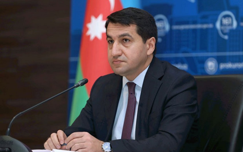 Hikmət Hacıyev Bakı-Ağdam qatarı ilə bağlı VİDEO PAYLAŞDI